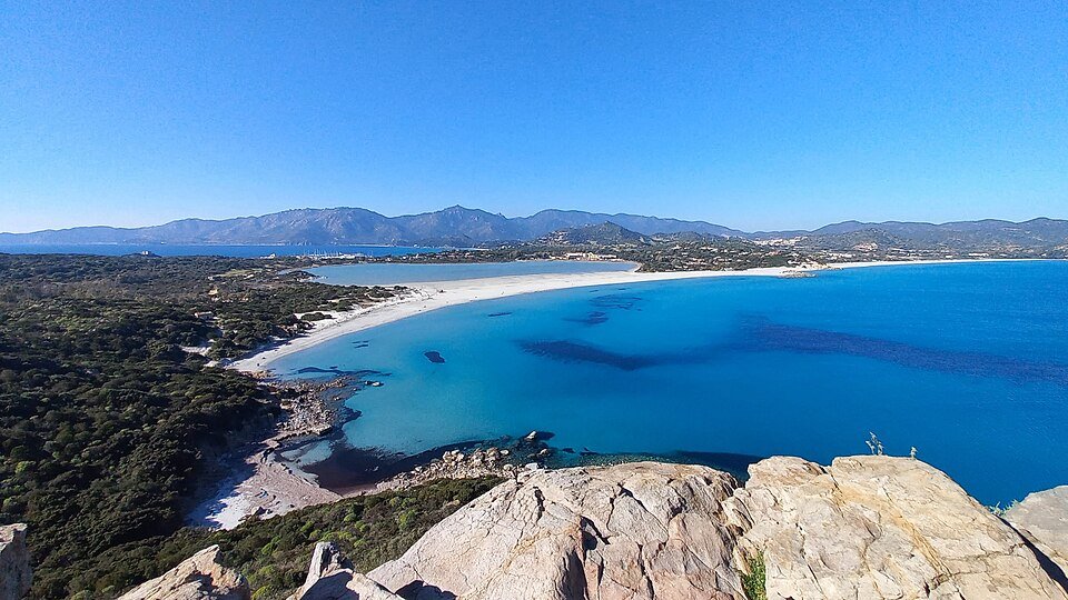 Kaip pirkti namą Sardinijoje – namai prie jūros Villasimius